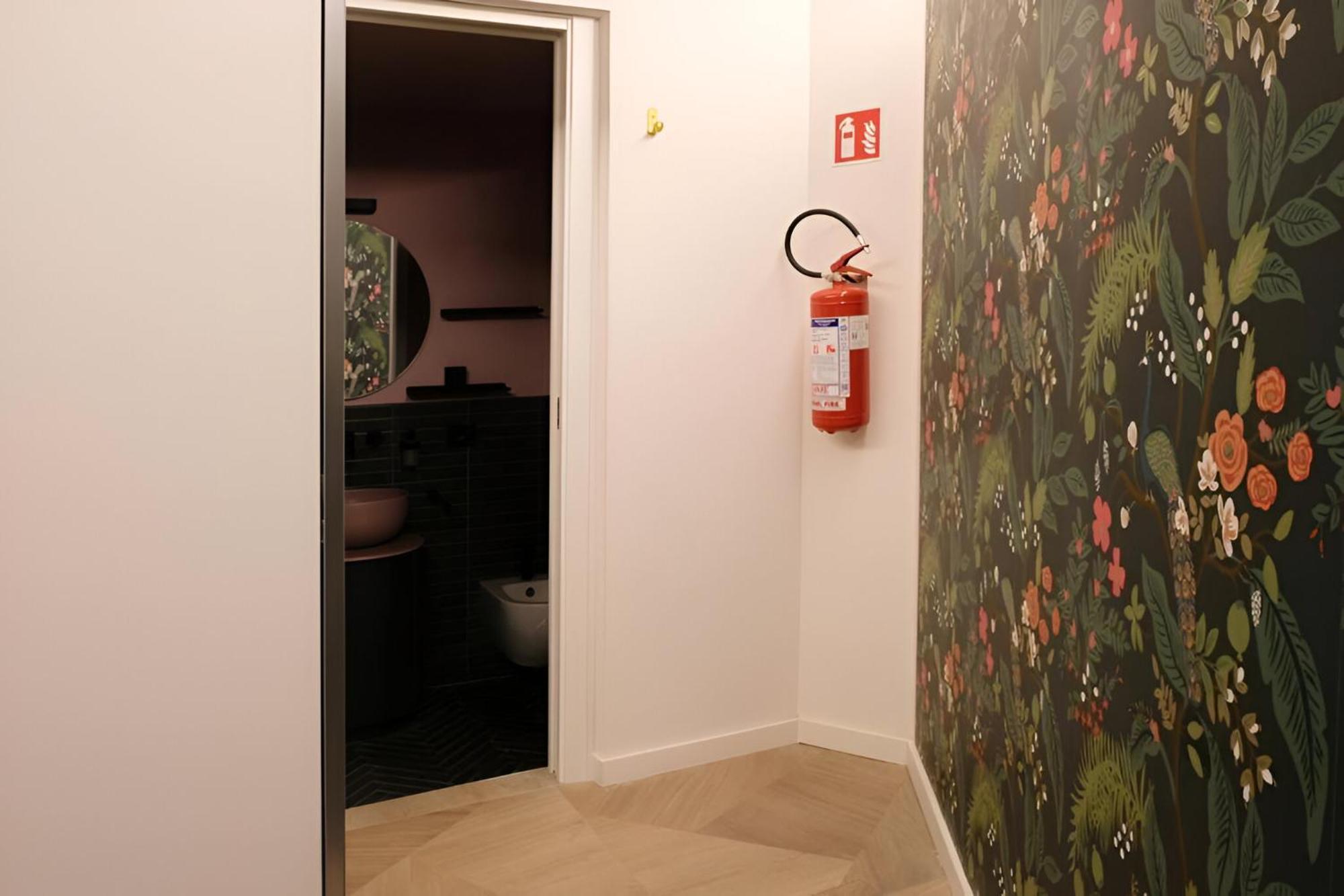 Margot Color Apartment - Trastevere - Loft Di Lusso Rome Bagian luar foto